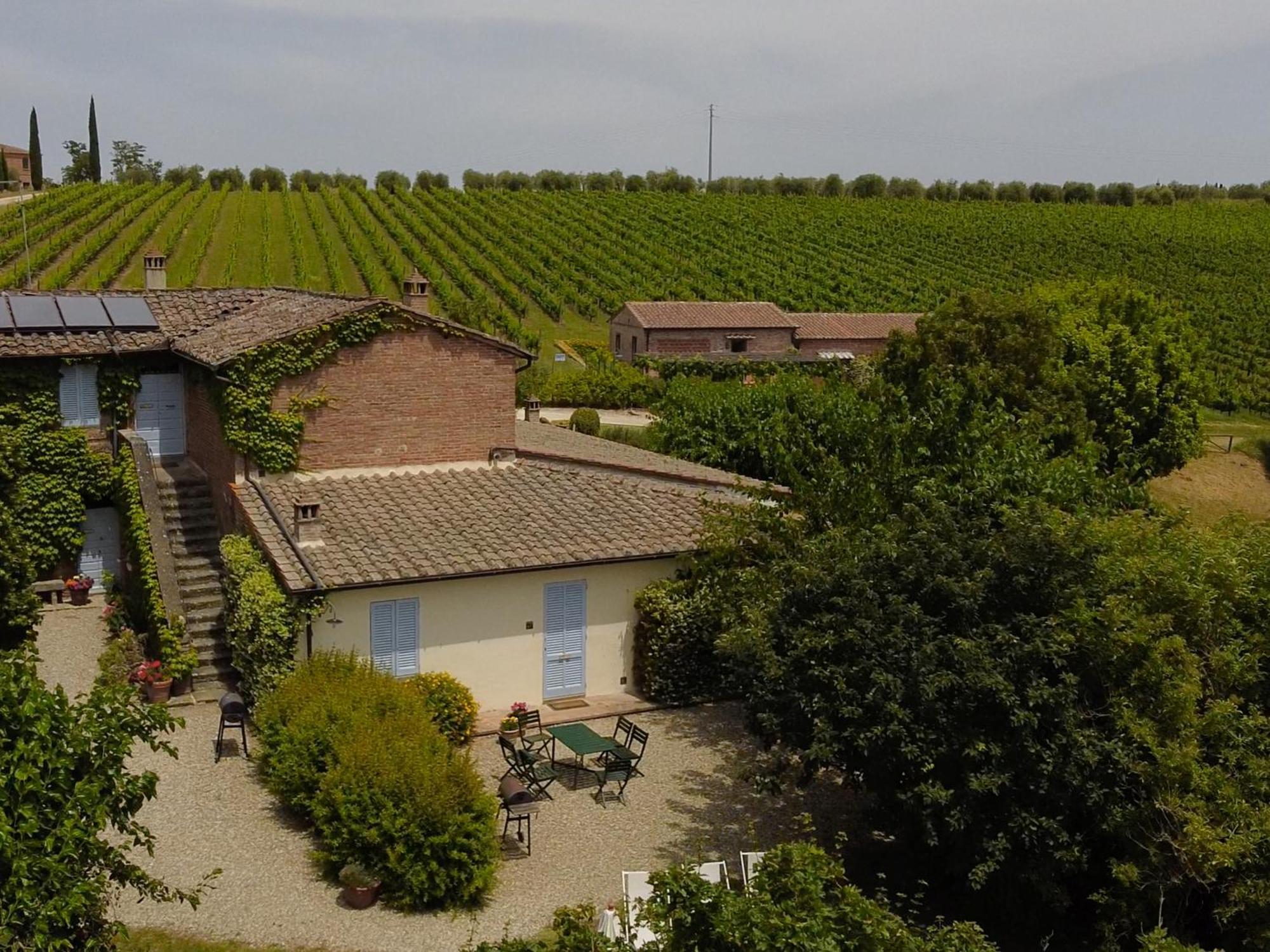 Agriturismo Fattoria Santa Vittoria Pozzo  外观 照片